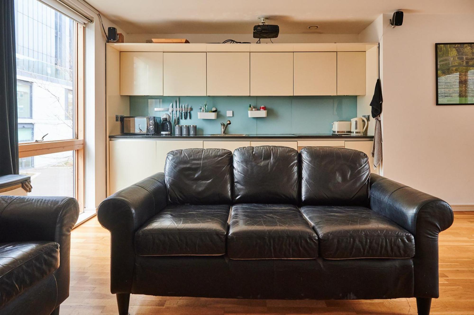 Bright 2 Bedroom Flat In Old Street With Balcony London Exterior photo