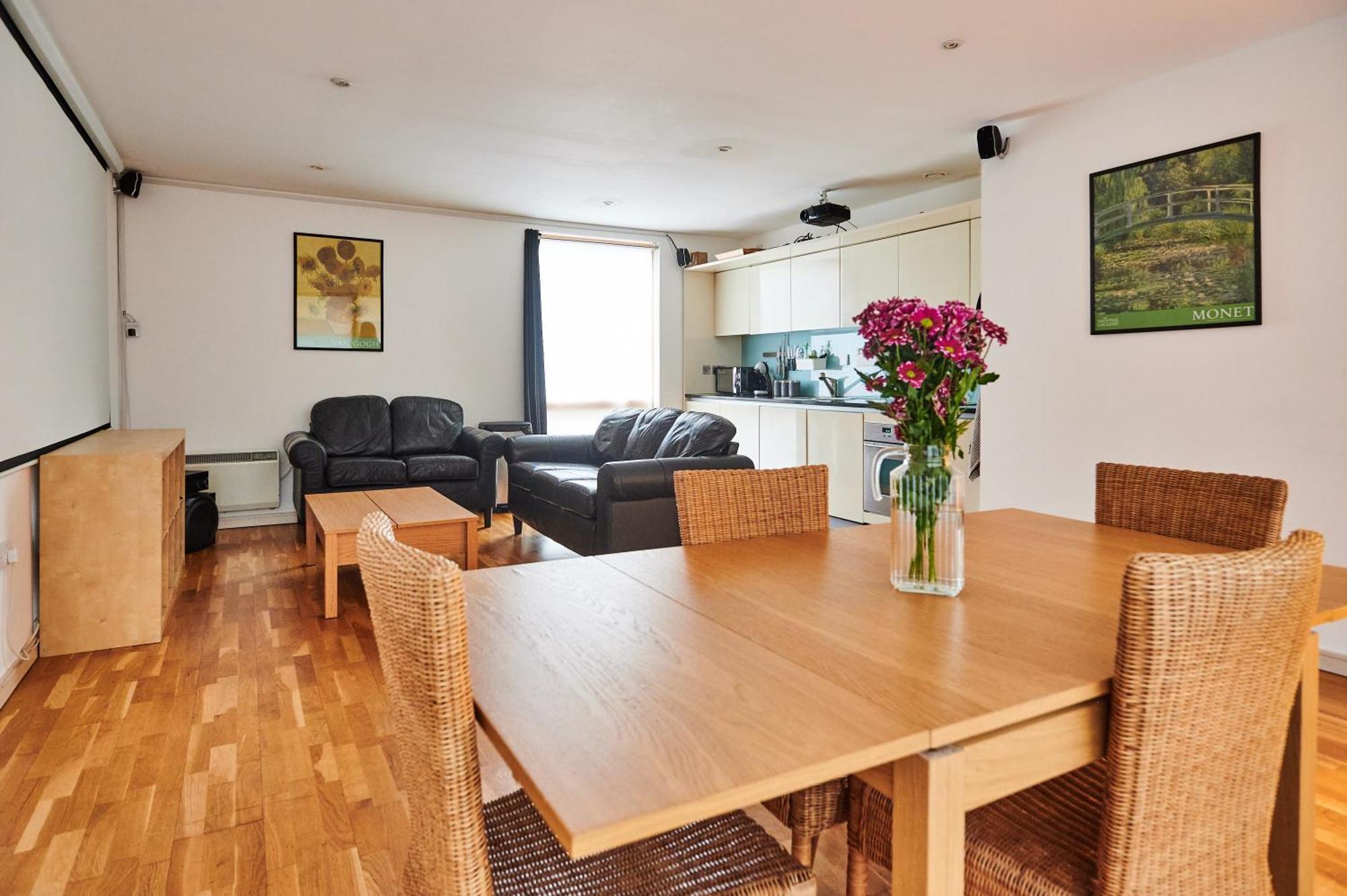 Bright 2 Bedroom Flat In Old Street With Balcony London Exterior photo