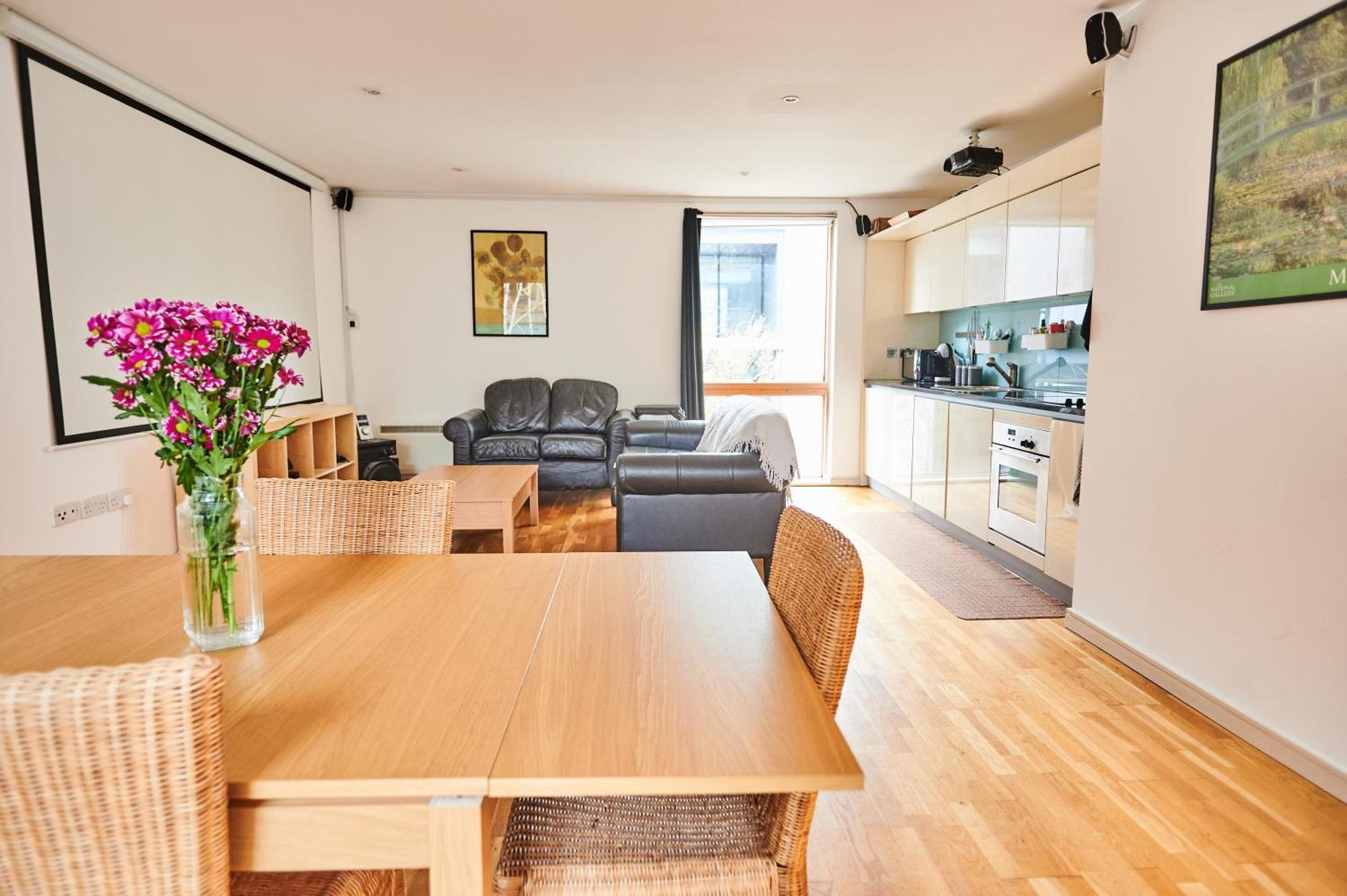 Bright 2 Bedroom Flat In Old Street With Balcony London Exterior photo