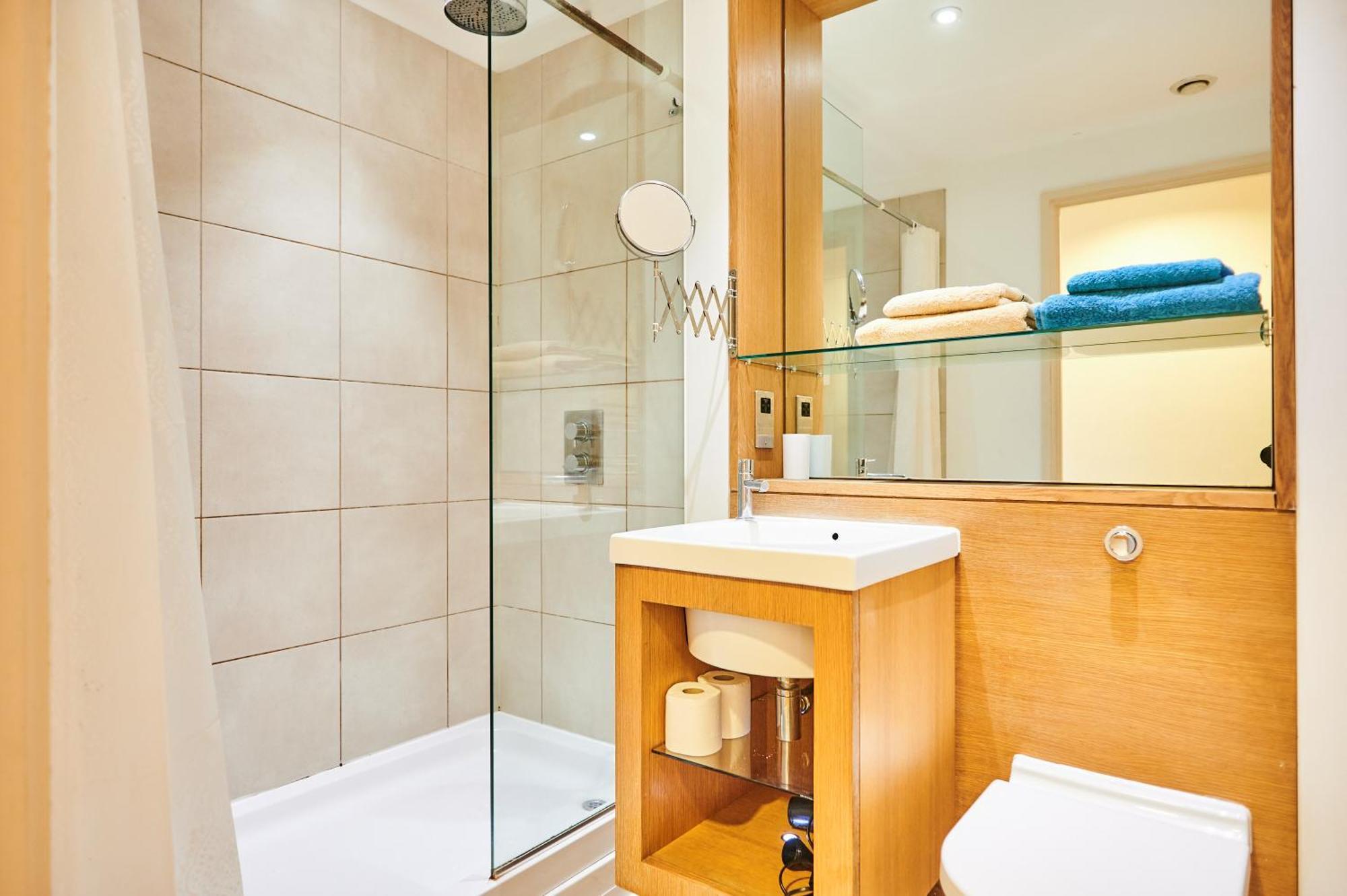 Bright 2 Bedroom Flat In Old Street With Balcony London Exterior photo