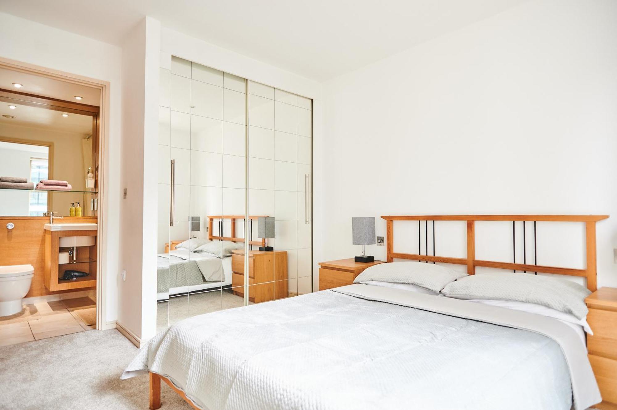 Bright 2 Bedroom Flat In Old Street With Balcony London Exterior photo