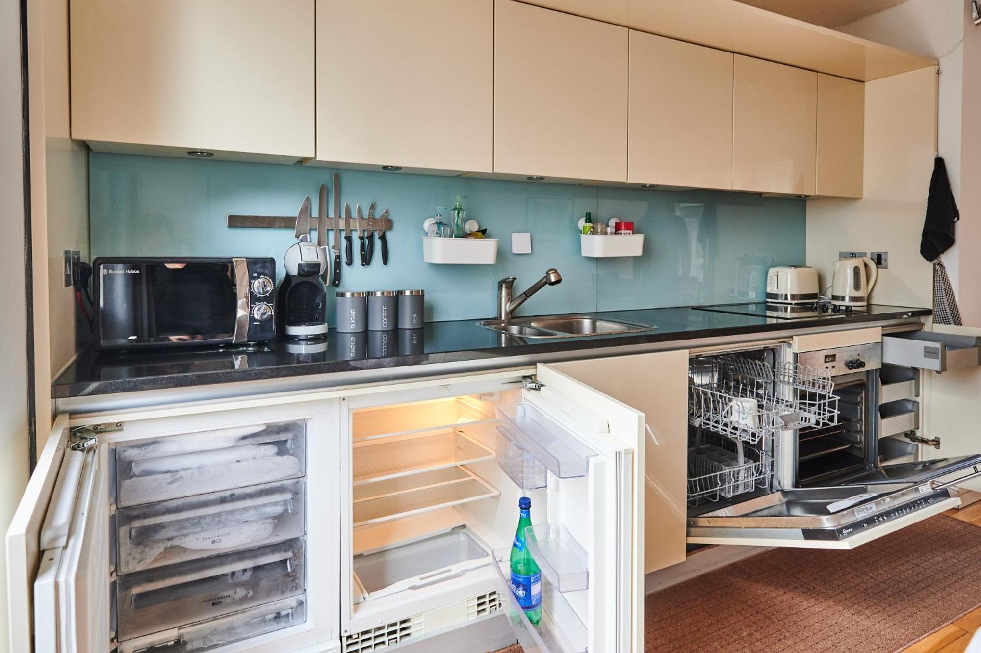 Bright 2 Bedroom Flat In Old Street With Balcony London Exterior photo